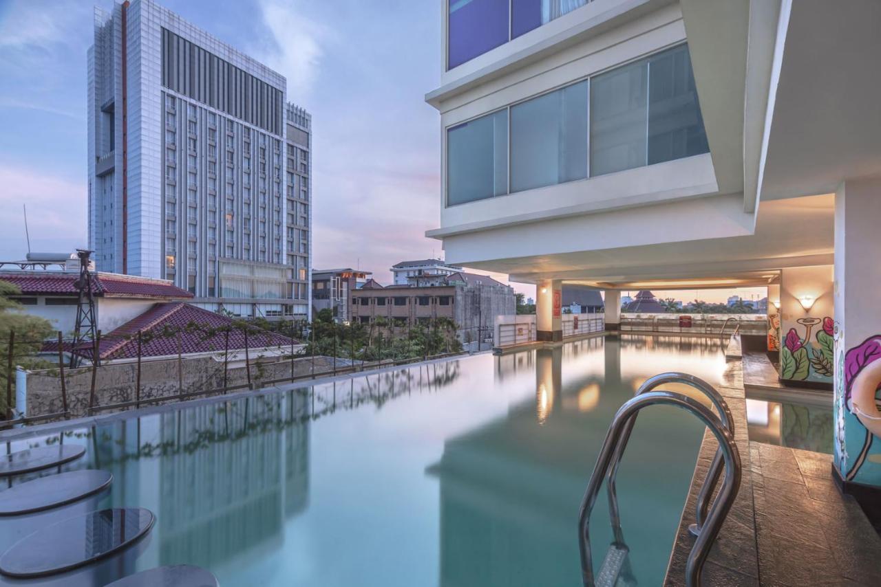 Hotel Quest Darmo - By Aston Surabaya