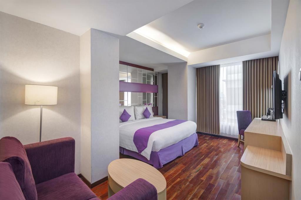 Quest Darmo - By Aston 3* Surabaya