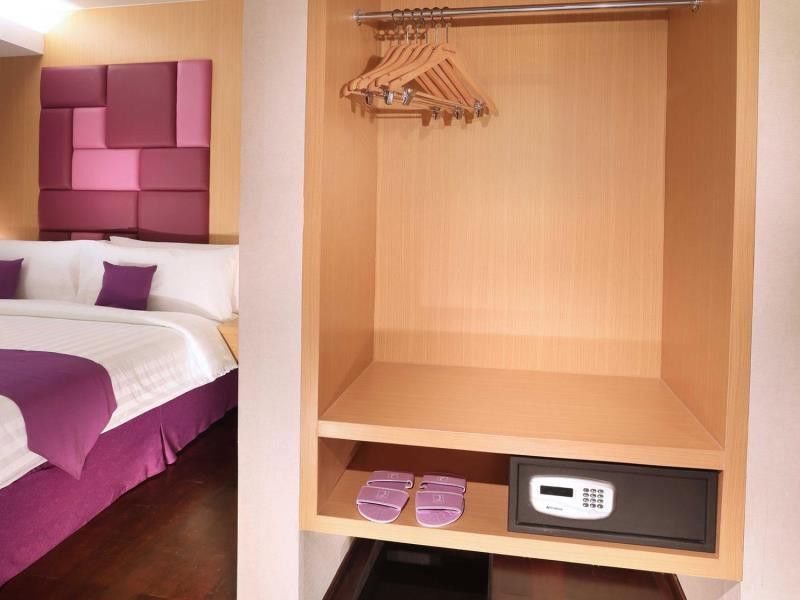 Quest Darmo - By Aston 3* Surabaya